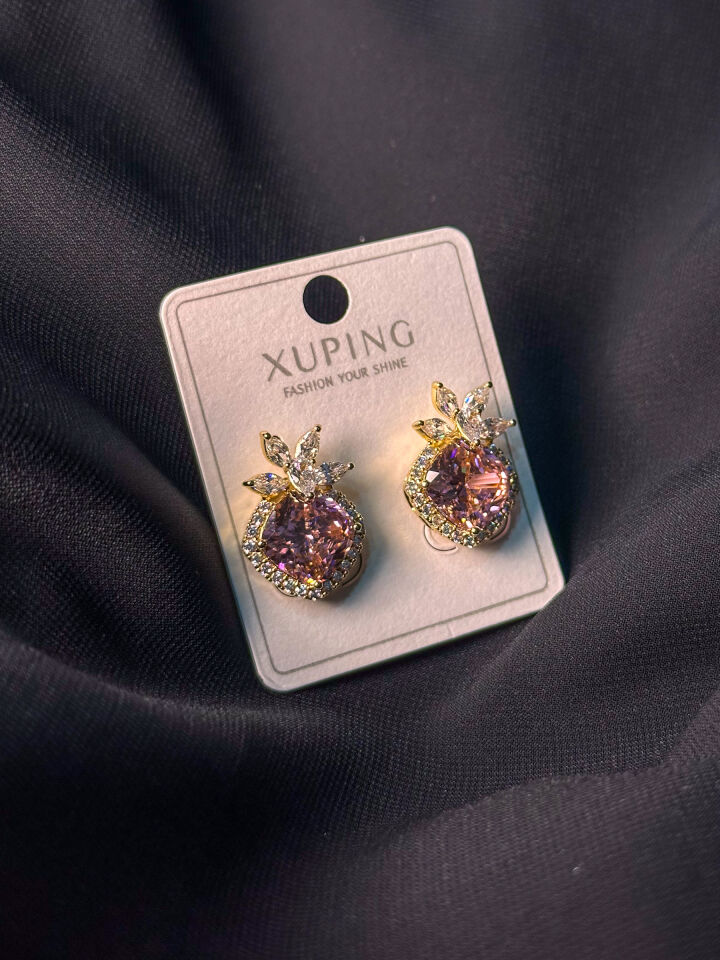 Gold Premium Çiçek Motifli Pembe Kristal Taşlı Küpe