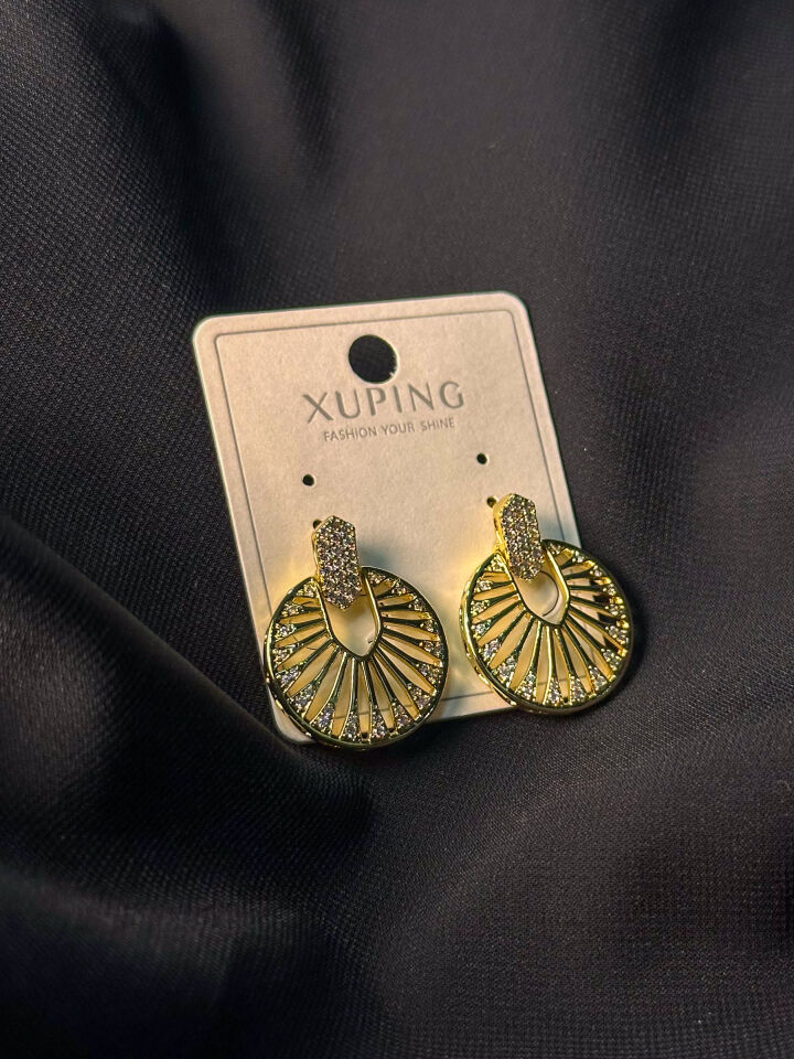Gold Güneş Işını Desenli Taşlı Küpe