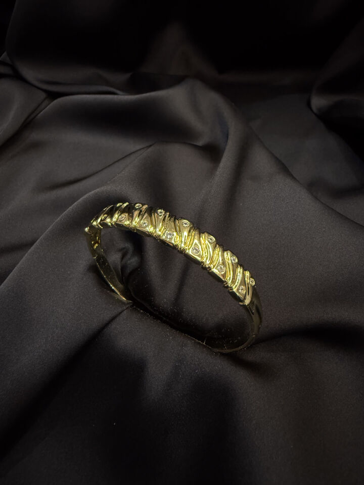 Gold Premium Dalga Desenli Taşlı Bilezik